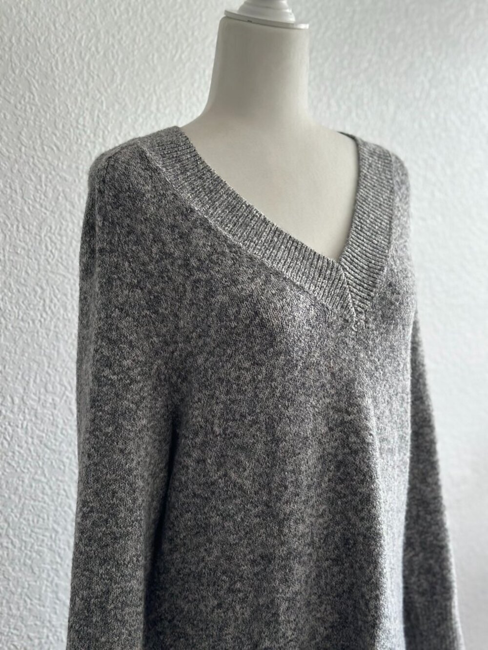 A New Day Gray Marled V-Neck Knit Sweater XS Cozy Soft Casual Pullover